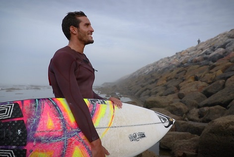 Championnat du monde de surf : Ramzi Boukhiam remporte l'étape de Hang Loose au Brésil