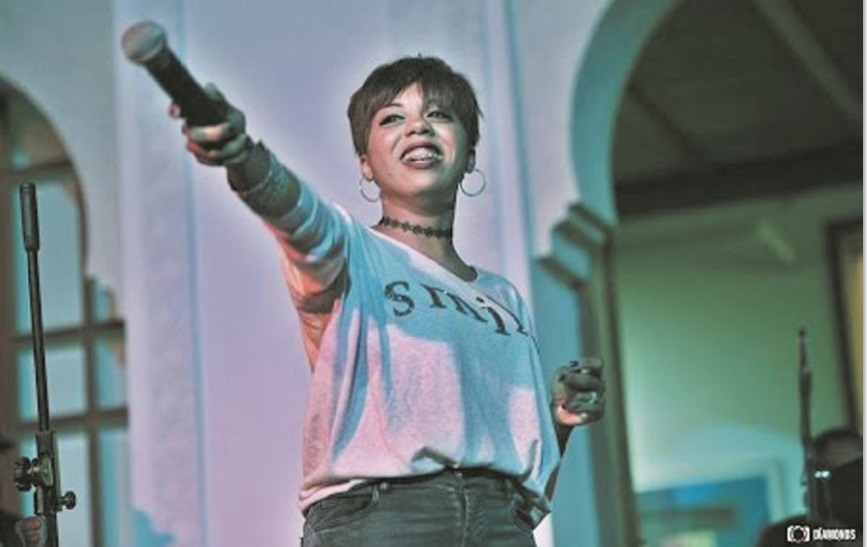 “Chi wqat”, nouveau titre de Khaoula Moujahid “Chi wqat”, nouveau titre de Khaoula Moujahid