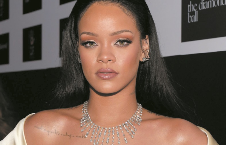 Le “come back” de Rihanna se fait désirer