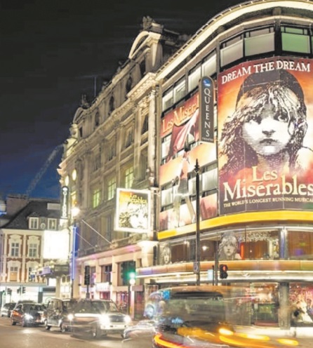 Dans le West End à Londres, le spectacle continue pendant la pandémie