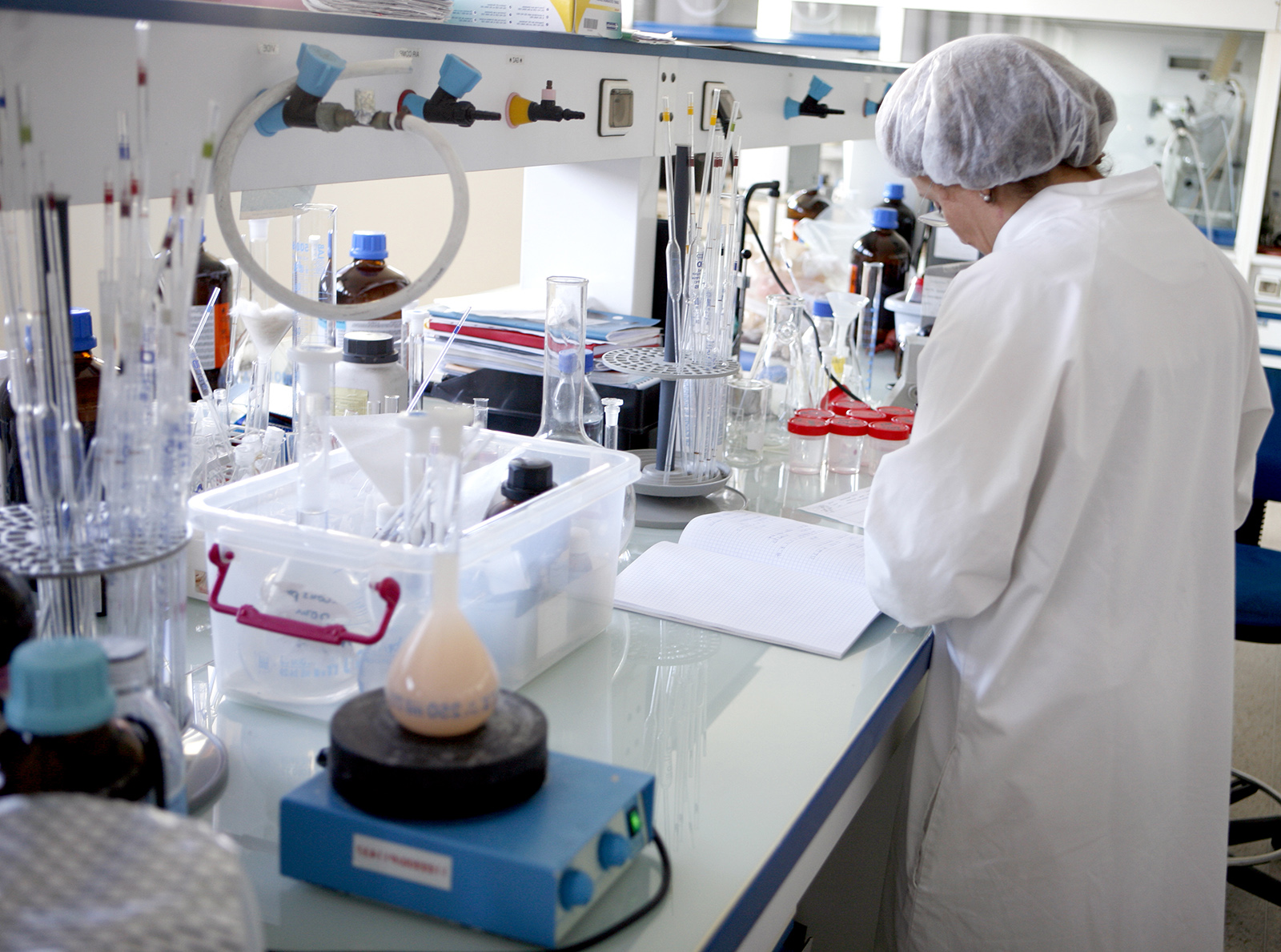 Covid-19: La chloroquine entre espoir et scepticisme Covid-19: La chloroquine entre espoir et scepticisme