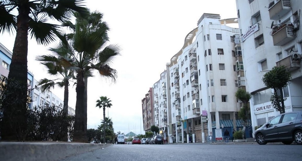 Commerces fermés et artères vides à Tanger
