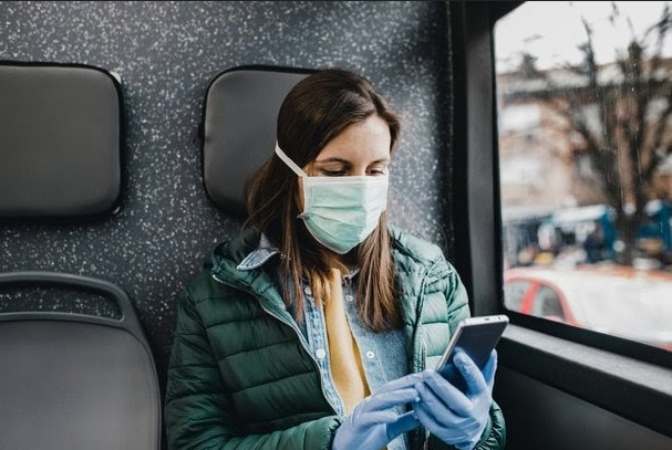 Le coronavirus, nouveau front des réseaux sociaux face à la désinformation