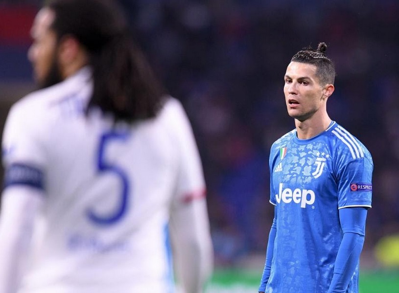 Faute de visibilité, les sponsors du foot en plein dilemme Faute de visibilité, les sponsors du foot en plein dilemme