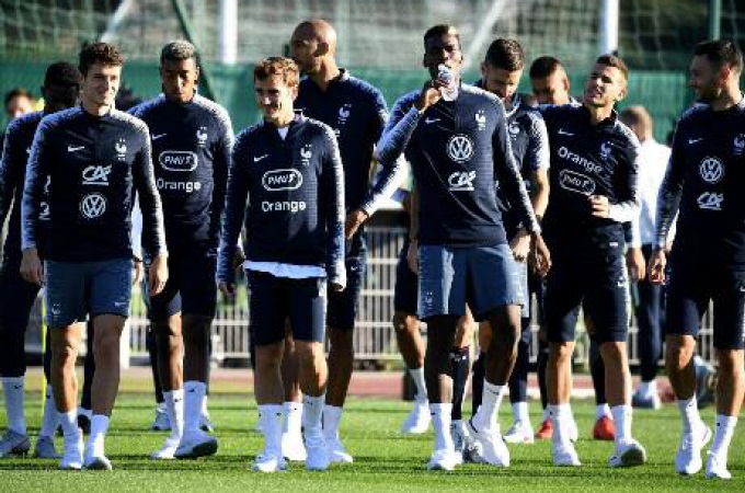 Les Bleus neuf mois sans jouer Les Bleus neuf mois sans jouer