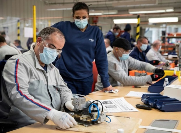 PSA redémarre progressivement ses usines PSA redémarre progressivement ses usines