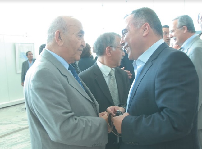 En vieux routier  de la profession,  feu Abderrahmane  El Youssoufi prodiguant ses conseils au directeur  de Libération  Mohamed Benarbia En vieux routier  de la profession,  feu Abderrahmane  El Youssoufi prodiguant ses conseils au directeur  de Libération  Mohamed Benarbia