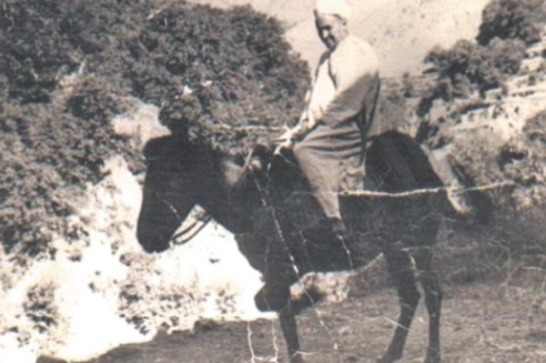 Cheikh Mohammed Himmi dans la vallée de Tifnout, environ en 1950 .