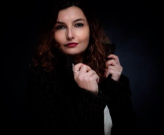 ​“Pourvu qu’il soit de bonne humeur”, première expérience romanesque de Loubna Serraj