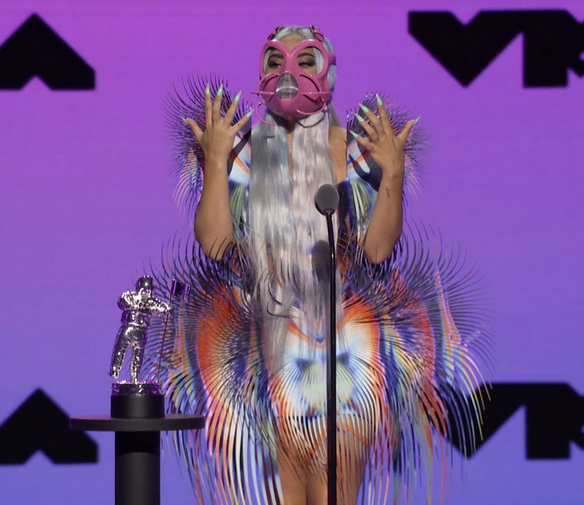 Lady Gaga brille aux MTV Video Music Awards