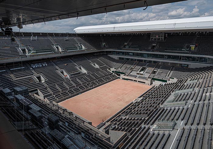 Roland-Garros rattrapé par la réalité du Covid-19