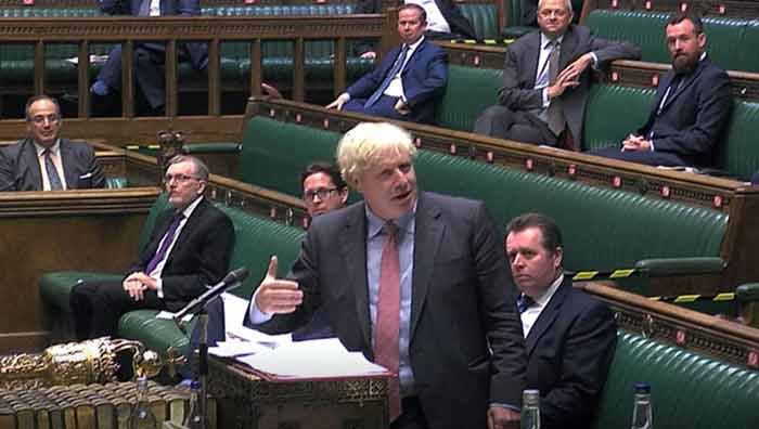 Boris Johnson échappe à une fronde dans son camp