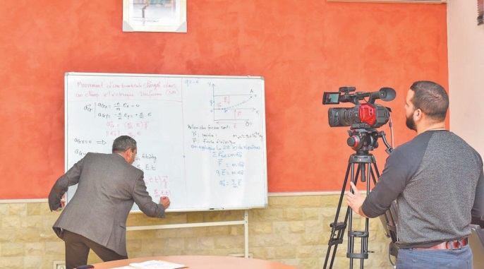 Diffusion des cours par les chaînes de la TV nationale Diffusion des cours par les chaînes de la TV nationale
