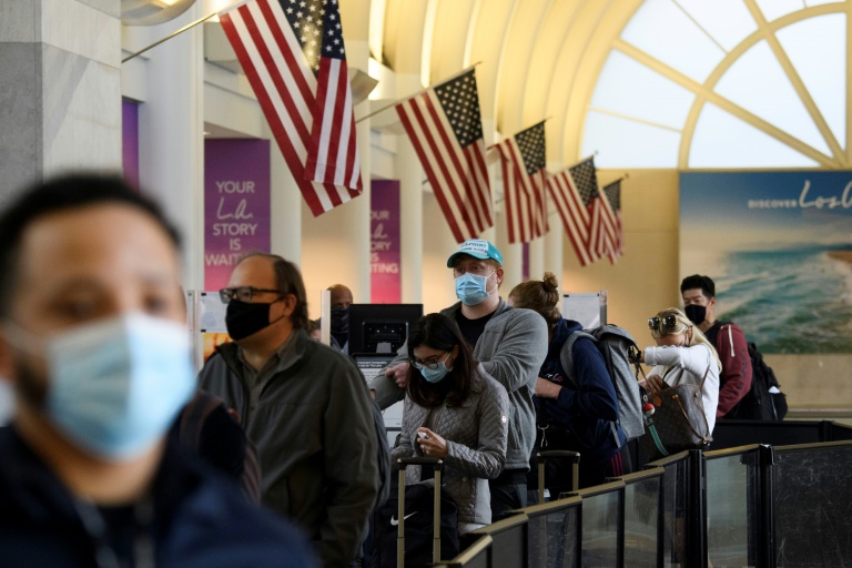 Les Etats-Unis se préparent à une flambée de cas après Thanksgiving