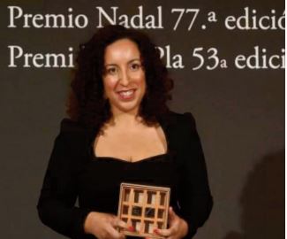 Najat El Hachimi remporte le Prix Nadal pour son roman “Lundi, ils nous aimeront”