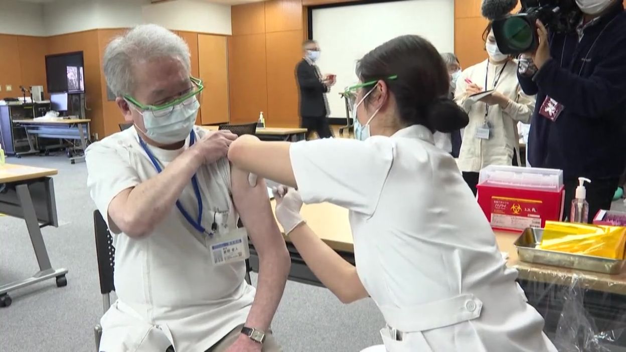 Premières vaccinations au Japon