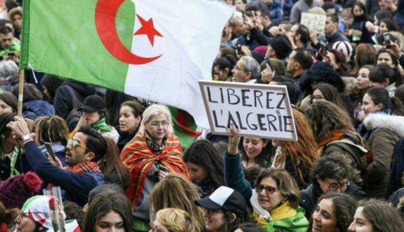 Du vert-kaki au vert-de-gris ou la sénescence du pouvoir militaire algérien Du vert-kaki au vert-de-gris ou la sénescence du pouvoir militaire algérien