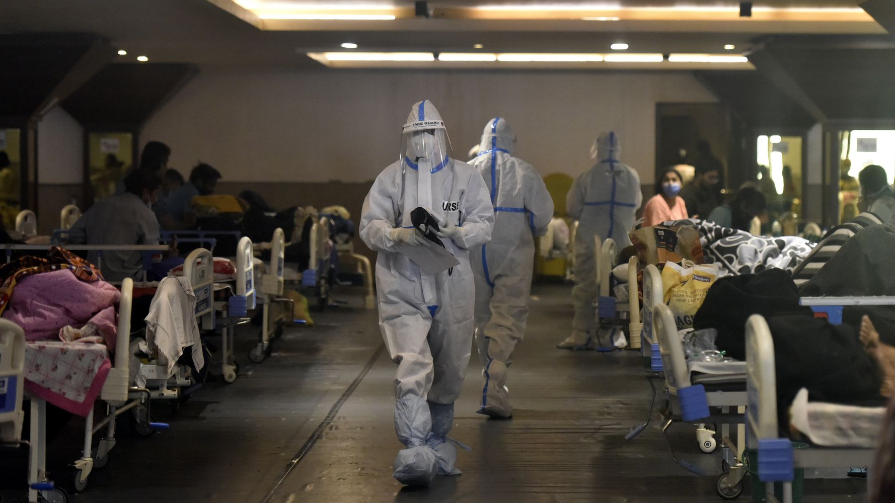 Un record de contaminations et de décès plonge l'Inde dans une crise sanitaire majeure Un record de contaminations et de décès plonge l'Inde dans une crise sanitaire majeure