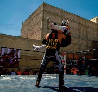 Au Mexique, les lutteurs mis au tapis par la Covid-19