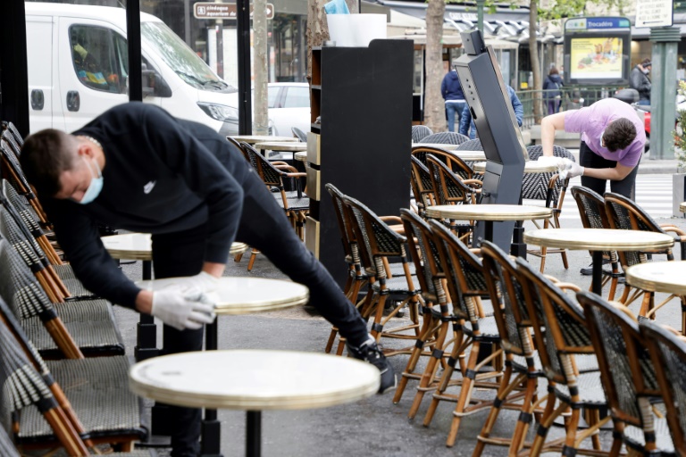 La France, à l'aube d' une semaine de libertés retrouvées