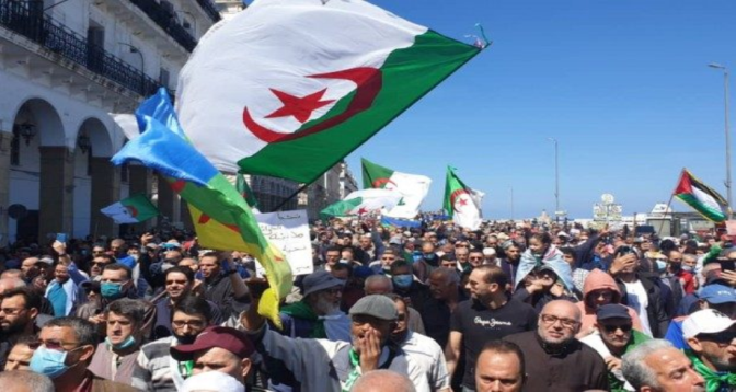 Le système algérien a étouffé la contestation et repris ses réflexes autoritaires