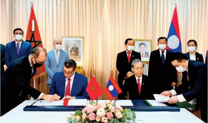 La cérémonie de signature avec la participation de l’ambassadeur du Royaume à Bangkok, Abdelilah El Housni.