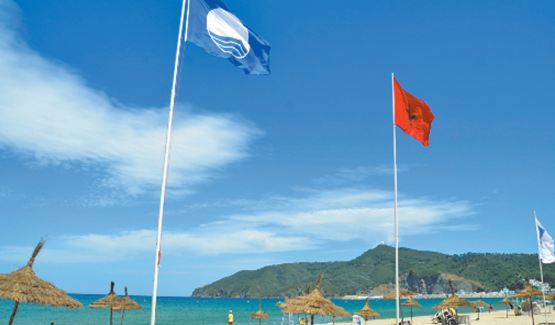 Le “Pavillon bleu ” hissé pour la 14ème fois consécutive sur la plage de Foum El Oued