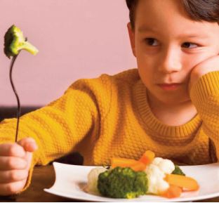 Les enfants mangent plus de fruits et légumes s'ils passent plus de temps à table