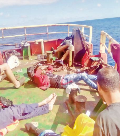 Sauvés in extremis: Une quarantaine de jeunes Marocains repêchés au large par un bateau de pêche industrielle