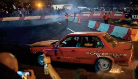 En Afrique du Sud, l'adrénaline du "spinning" , rodéos automobiles En Afrique du Sud, l'adrénaline du "spinning" , rodéos automobiles