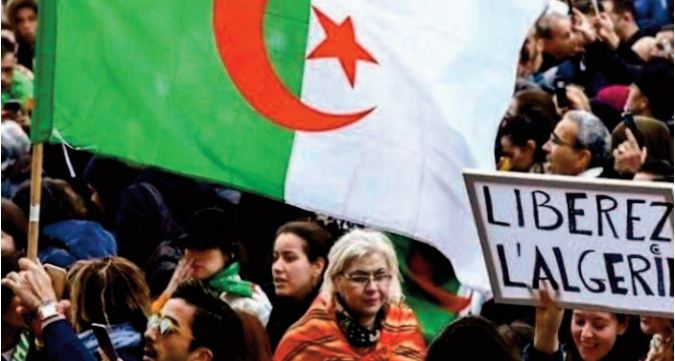 En Algérie, la stratégie d'étouffement du Hirak se durcit