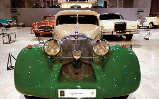 Téhéran expose des voitures vintage, vestiges de la famille impériale