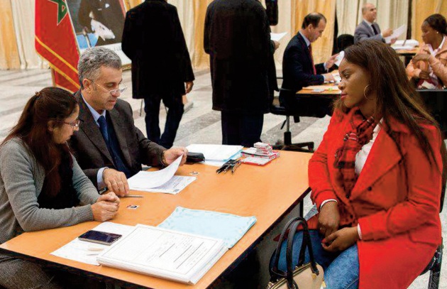 Au Maroc, les mesures en faveur des migrants sont légion. En Algérie, les exactions racistes et xénophobes ne se comptent plus