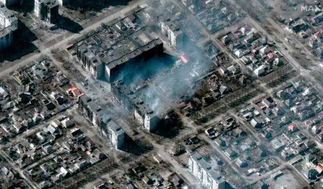 Les civils toujours piégés à Marioupol, Kiev demande des armes offensives