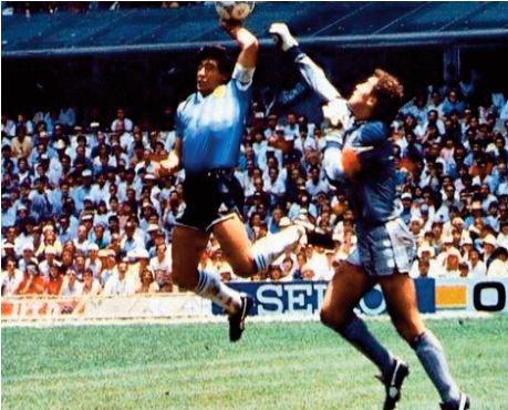"La main de Dieu " : Le maillot de Maradona contre l'Angleterre en 1986 aux enchères
