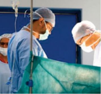 Première transplantation hépatique à partir d' un donneur vivant
