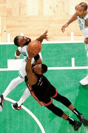 Play-offs NBA : Le Heat refroidit les Celtics après un match 3 de cabossés