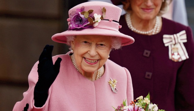 Les Britanniques fêtent les 70 ans de règne de leur reine bien aimée