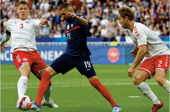 Les Bleus renversés par le Danemark Mbappé blessé