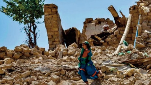 Séisme en Afghanistan: Les survivants attendent l'aide avec anxiété
