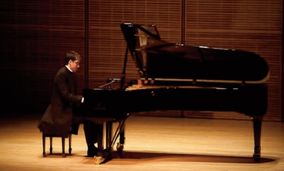Le pianiste marocain Marouan Benabdallah anime avec brio un concert à Rome