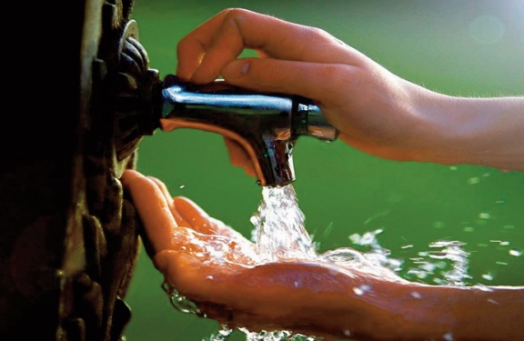Stop au gaspillage de l’eau ! Une campagne qui se trompe de cible