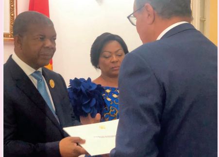 Le Chef du gouvernement remet un message de félicitations de S.M le Roi au Président angolais