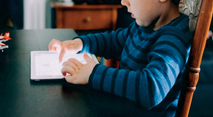 L'addiction numérique, une obsession qui pèse sur les parents à la rentrée scolaire
