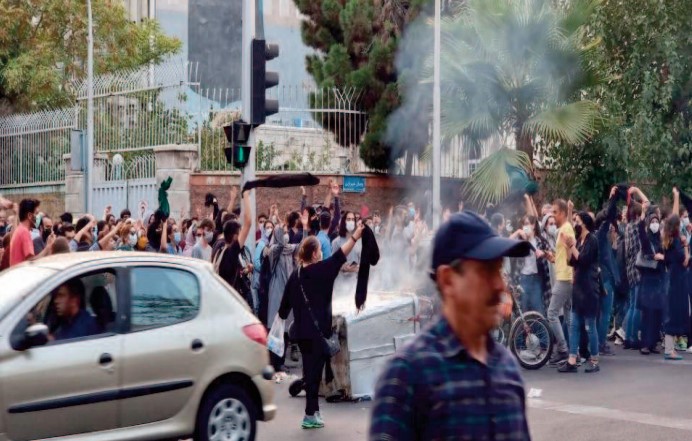 En Iran, la police veut user de toute sa force contre les manifestants