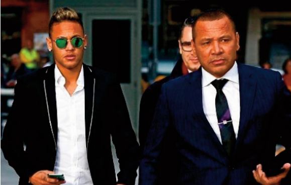 Neymar et son père nient toute irrégularité lors de leur procès pour corruptionNeymar et son père nient toute irrégularité lors de leur procès pour corruption