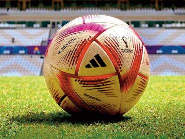 Un nouveau ballon baptisé Al Hilm pour les demi-finales