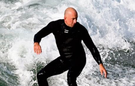 Le surfeur aveugle Matt Formston. A la conquête des plus grosses vagues du monde
