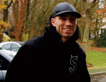 Achraf Hakimi de retour au centre d'entraînement du Paris Saint-Germain Achraf Hakimi de retour au centre d'entraînement du Paris Saint-Germain