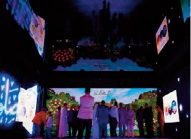 Des personnalités religieuses étrangères visitent l'exposition de la Sira Annabaouia Des personnalités religieuses étrangères visitent l'exposition de la Sira Annabaouia